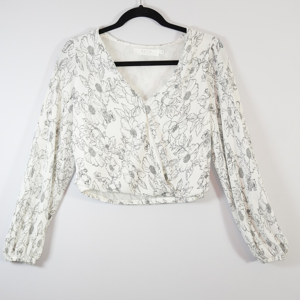 ASTR The Label Floral Crop Top Ivory Black Long Sleeve Surplice Coquette S